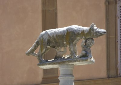Sienese_She-Wolf_at_Siena_Duomo